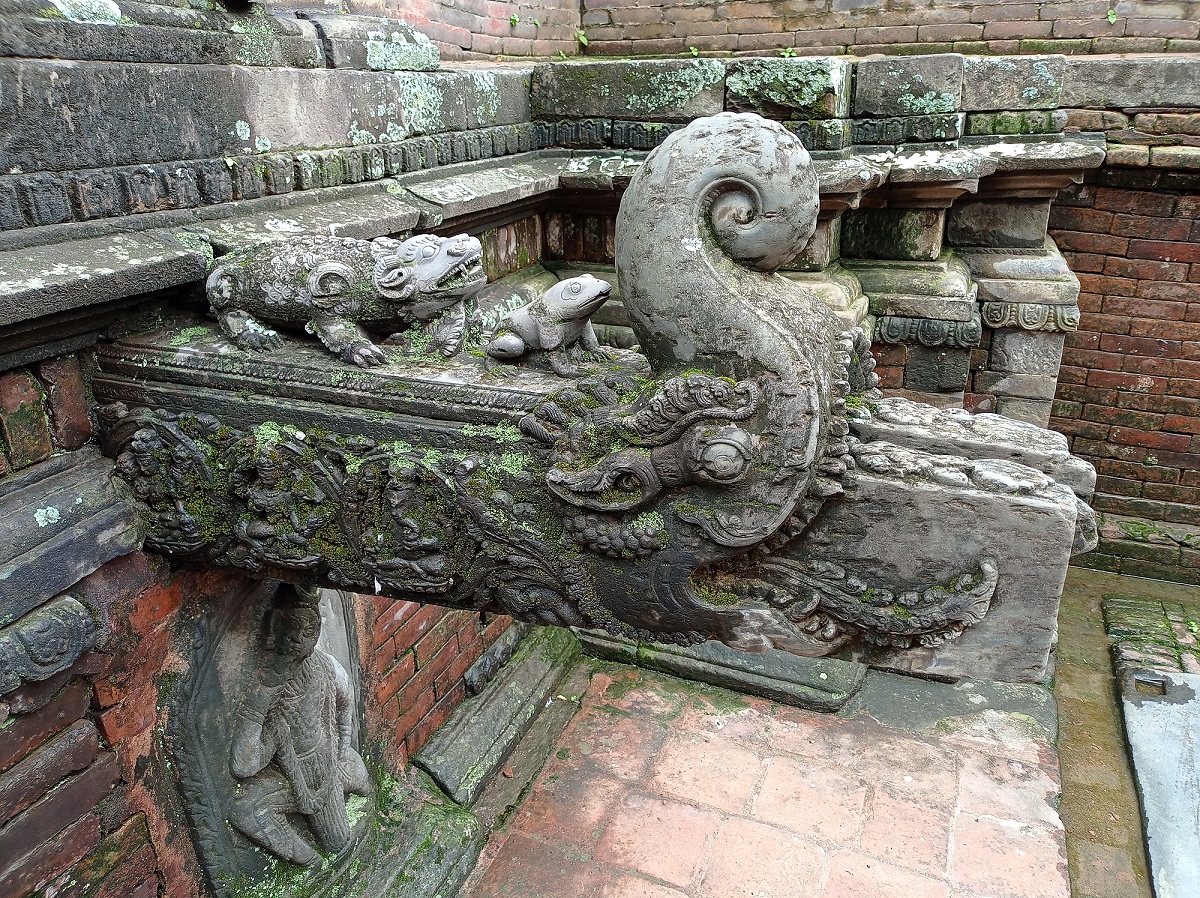 Layeku hiti manga: within the Bhaktapur Palace Square