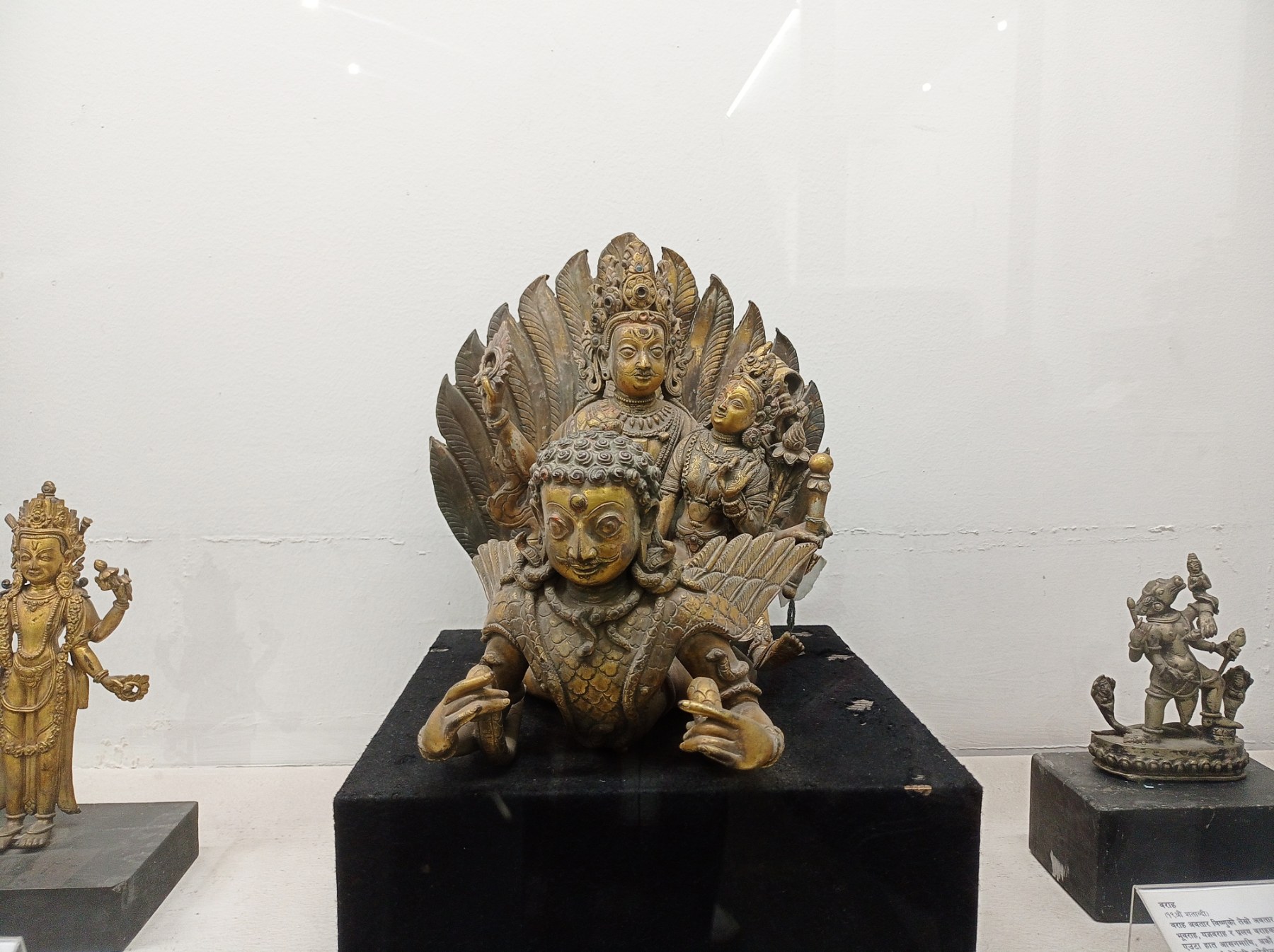 The original Lakshmi-Narayana statue on tusha hiti manga: